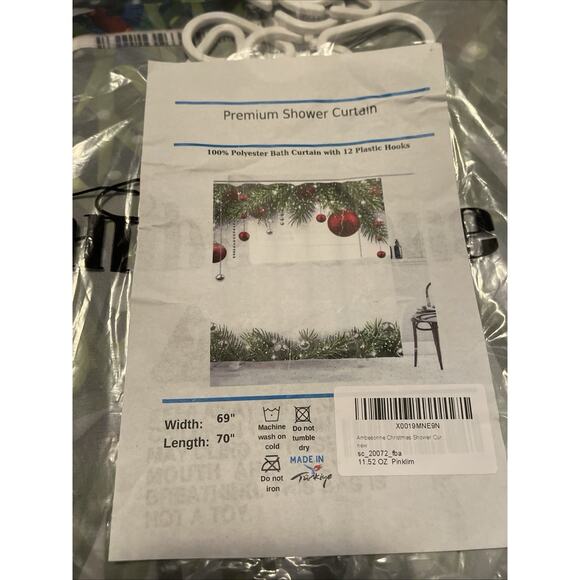 CHRISTMAS SHOWER CURTAIN WITH HOLLY AND CHRISTMAS BALLS - Picture 3 of 4